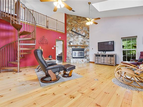 4th image of 1734 County Road 227a