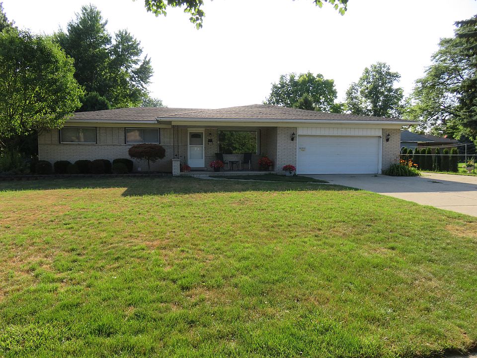 1st image of 27901 Grobbel Dr