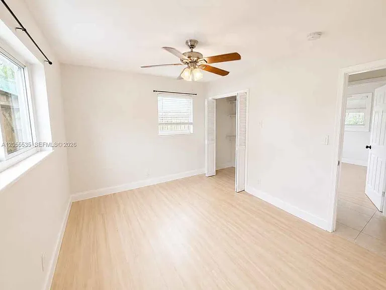 171 SW 23rd St — Photo 4