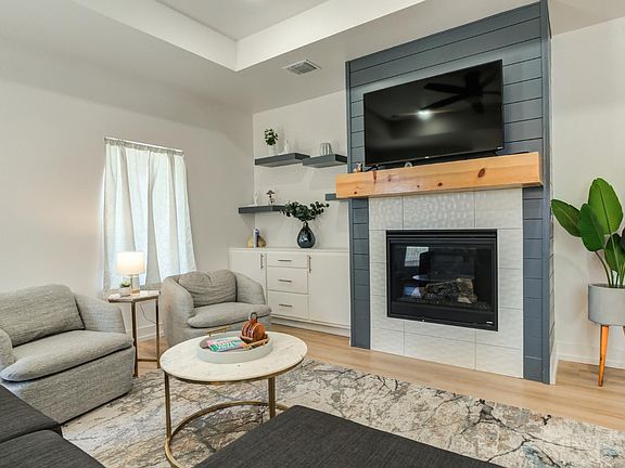 5th image of 1005 N Grover Ave