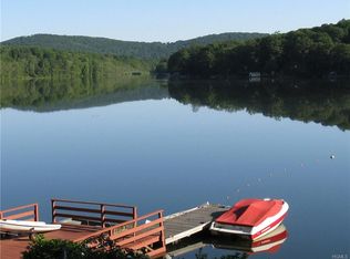 16 Frederick St, Mahopac, NY 10541
