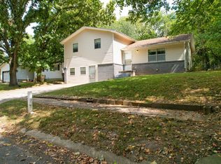 513 S Osage St, Grove, OK 74344