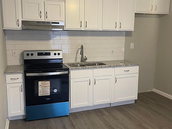 4th image of 551 E 6th St #A