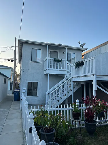 311 1/2 8th St Photo 1