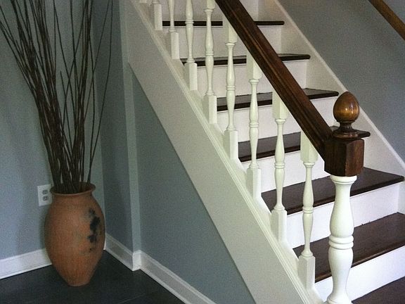 Generous foyer w/ brand new tile