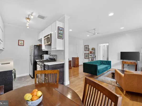 2325 42nd St NW APT 104, Washington, DC 20007