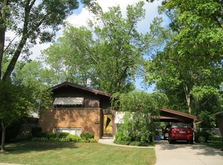 1003 Midway Rd, Northbrook, IL 60062