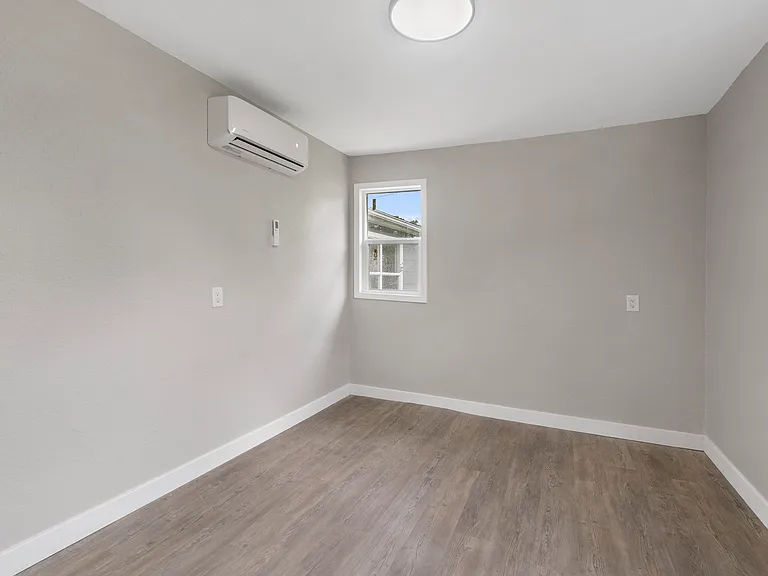1607 W Lynn St — Photo 13