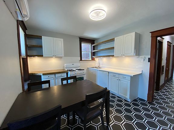 4th image of 4630 Quincy St #B