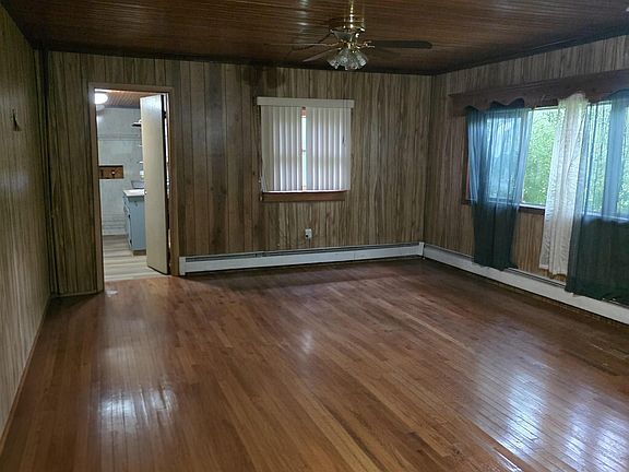 3rd image of 440 Fleming Pike