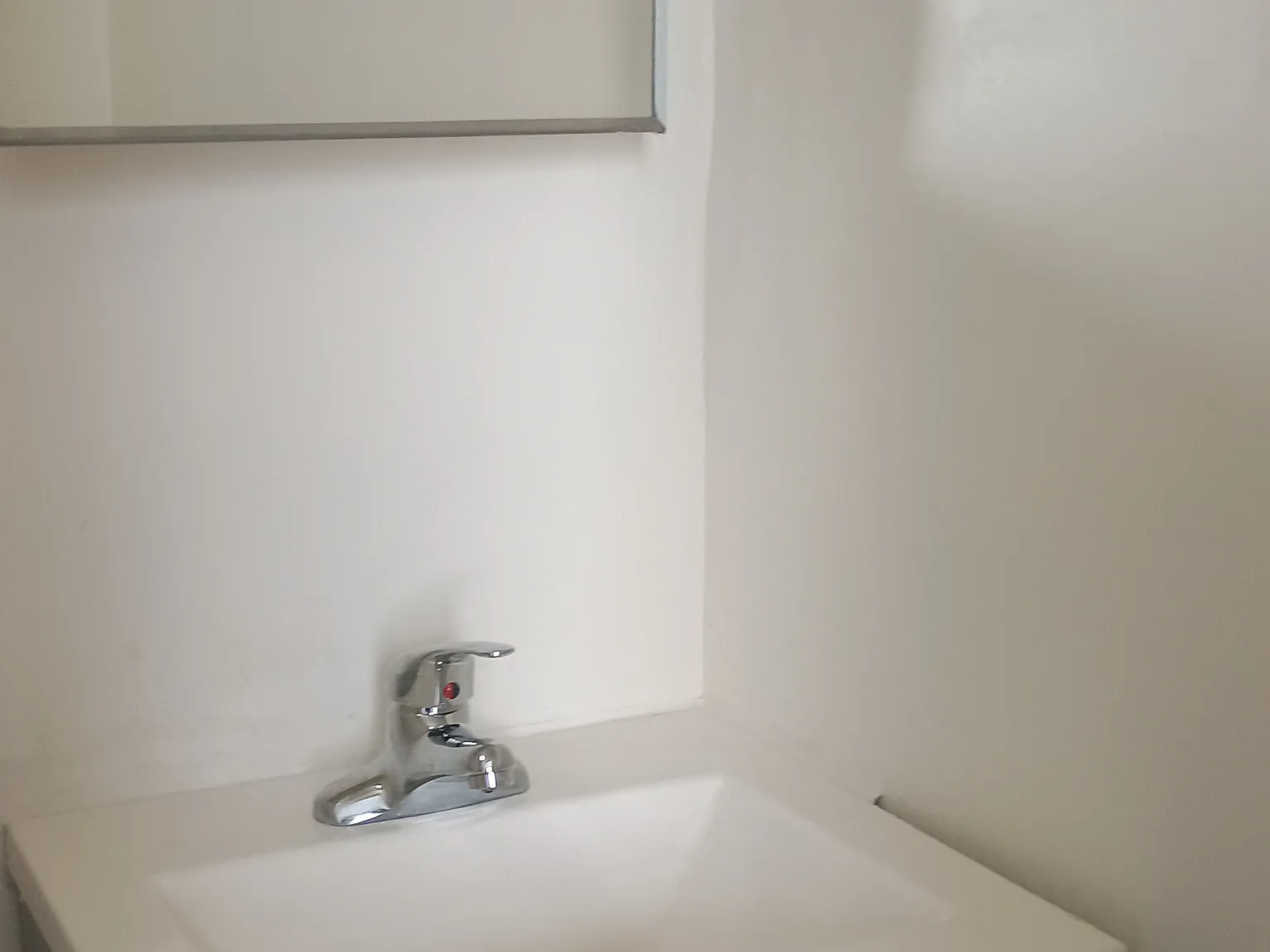 3 bed, 2500 sqft, $2,900 — Photo 4