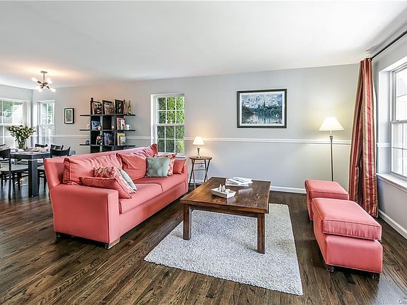 5th image of 287 Rockwood Ct
