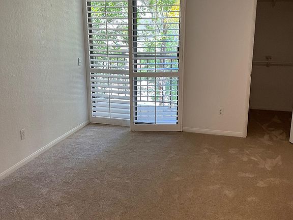 5th image of 850 State St Unit 217