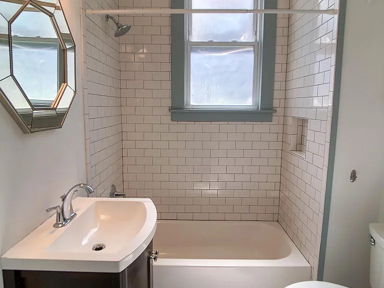 1813 Elliott Ave — Photo 14
