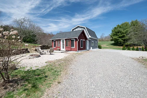104 Donahue Rd Photo 1