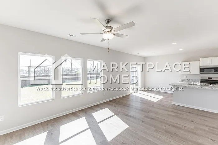 3 bed, 2.5 bath, 1689 sqft, $1,649 — Photo 4