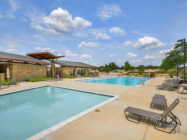 701 Cardenas Ln — Photo 2