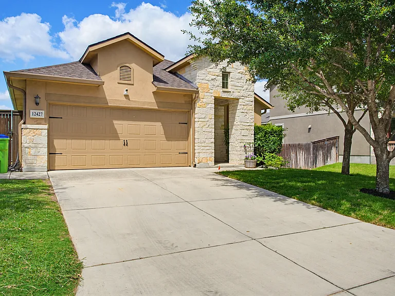 12427 Lincoln Crk — Photo 1