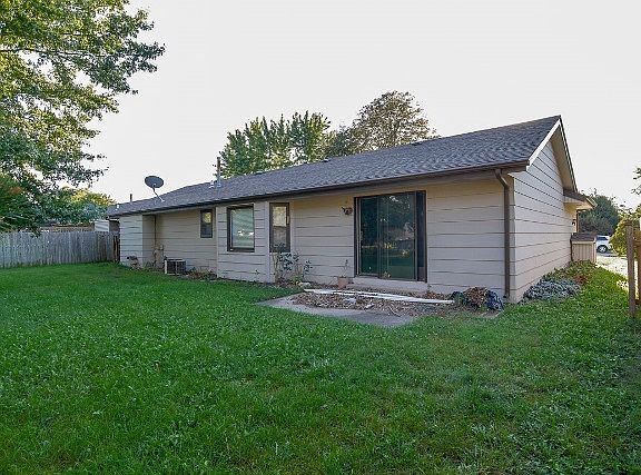 3rd image of 8239 Tetterhall Ln