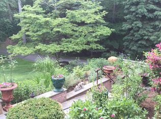 33 Ferncliff Rd, Cos Cob, CT 06807