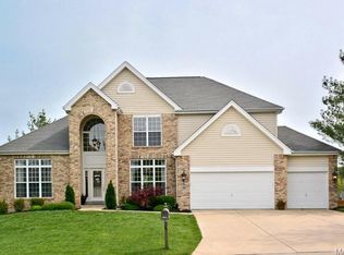 1009 Pleasant Meadow Dr, Lake Saint Louis, MO 63367