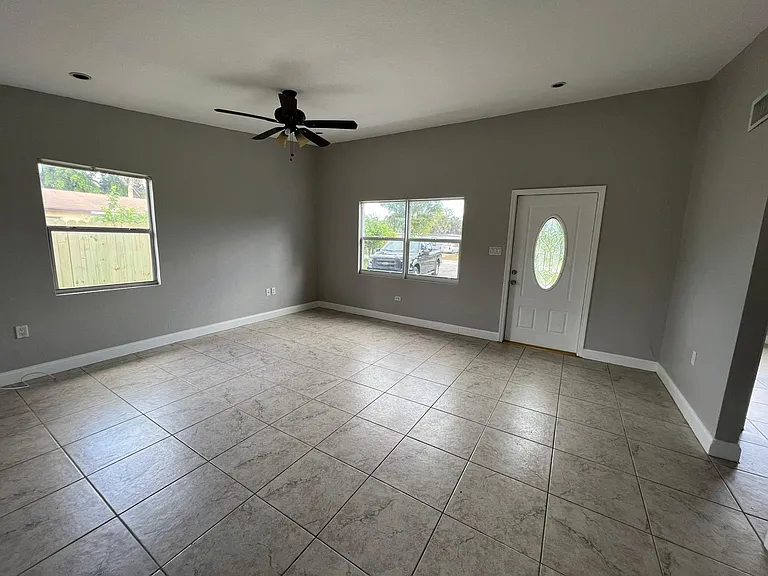 1883 Breezy Ln — Photo 13