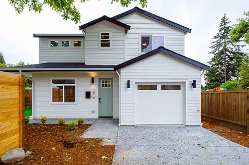 11518 16th Ave NE Photo 1