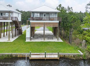 10068 E Bayou View Dr, Bay Saint Louis, MS 39520