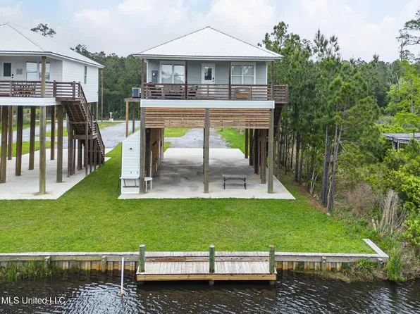 10068 E Bayou View Dr, Bay Saint Louis, MS 39520