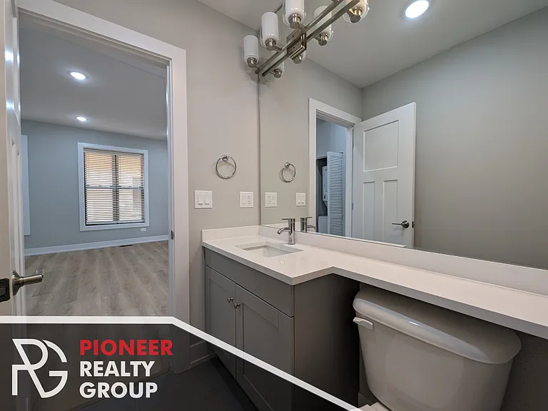 440 W Belden Ave #428-17 — Photo 6