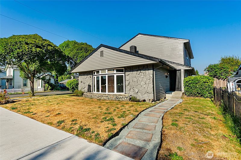 3rd image of 1319 Wood Avenue