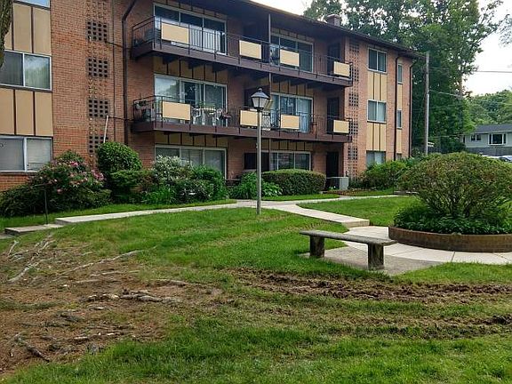 3rd image of 10169 Fair Woods Dr #305