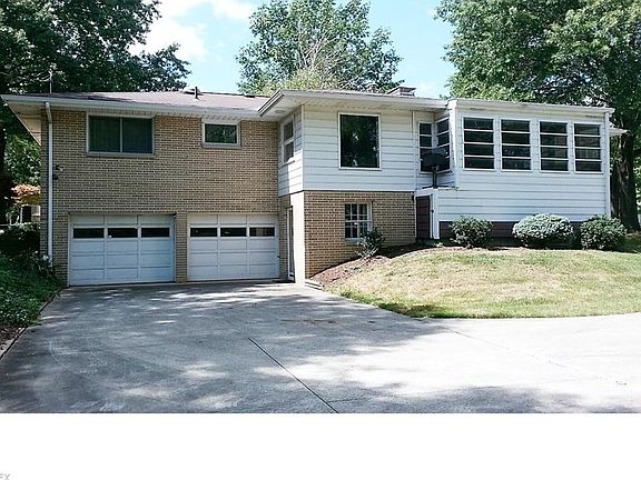 4th image of 270 Montrose Way