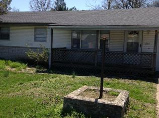 2752 W Sylvia Ct, Springfield, MO 65803