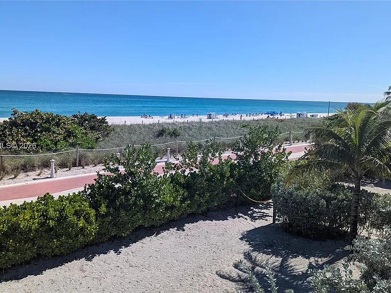 5161 Collins Ave #518 — Photo 43