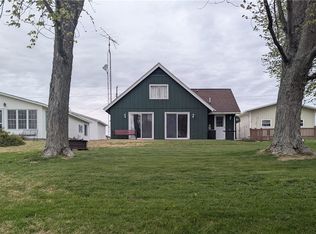 10 Clear Creek Dr, Neoga, IL