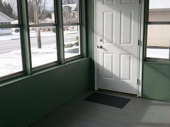 2nd image of 502 W Broadway Blvd