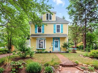 78 Shore Dr, Lunenburg, NS B4V 0J1