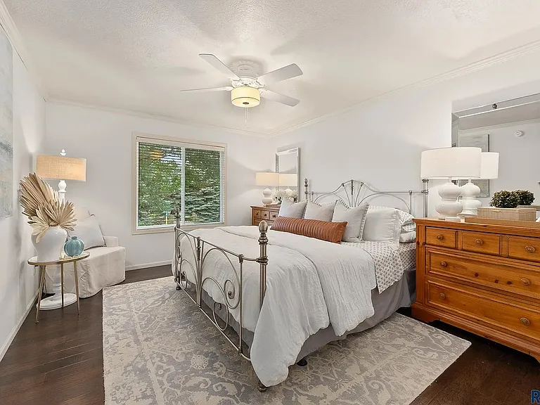 6107 S Avalon Ave — Photo 9
