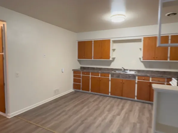 2106 Lake Point Dr APT 2, Madison, WI 53713
