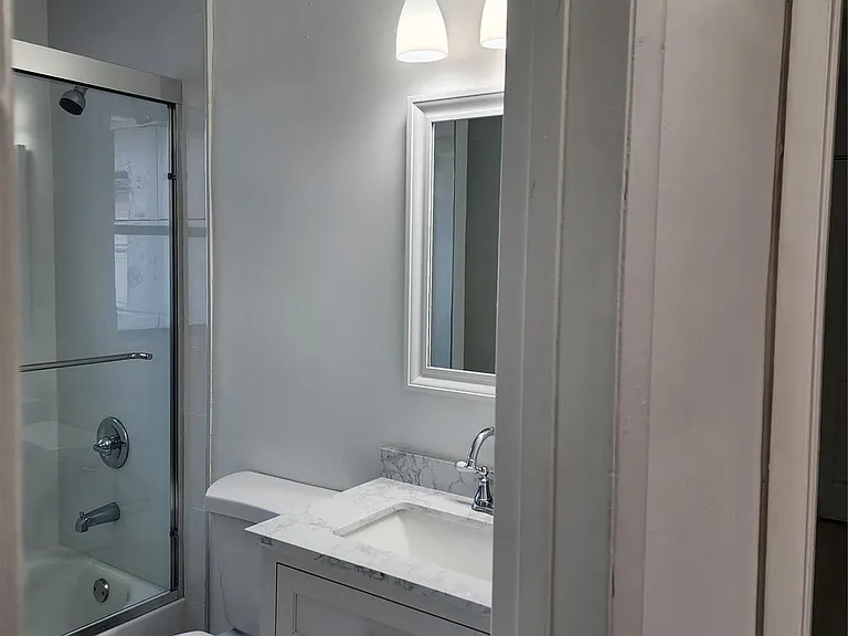 320 NW 4th Ave #1 — Photo 16
