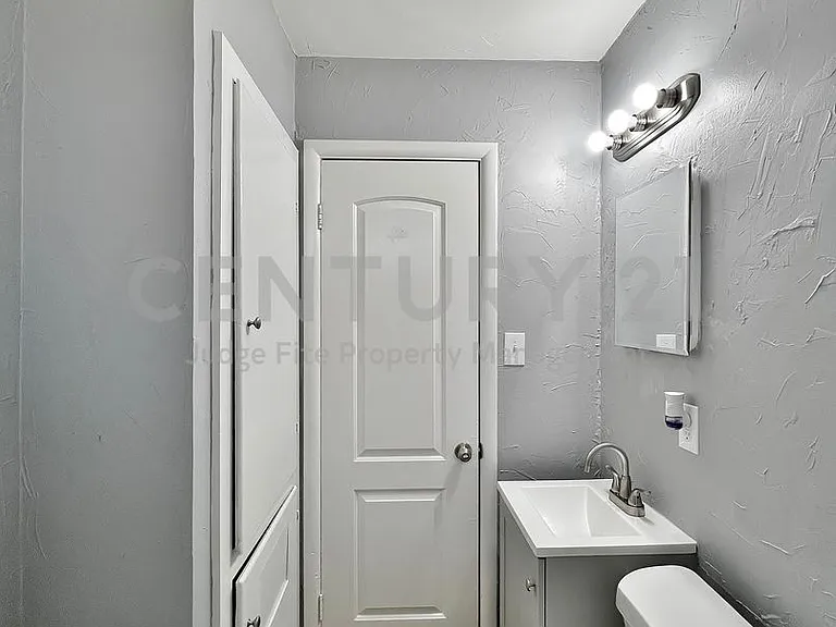 714 Cranbrook Ln — Photo 15