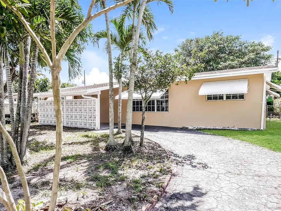 3430 N 72nd Ter