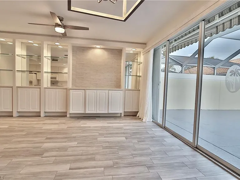 6182 Towncenter Cir — Photo 7