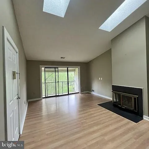 2 bed, 1181 sqft, $2,250 — Photo 4