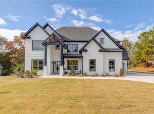 4578 Hog Mountain Rd, Hoschton, GA 30548