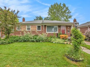 25895 Koontz St, Roseville, MI 48066