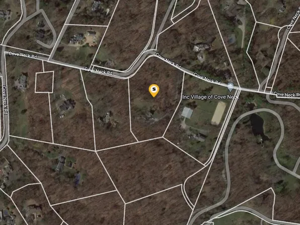 140 Cove Neck Rd, Oyster Bay, NY 11771