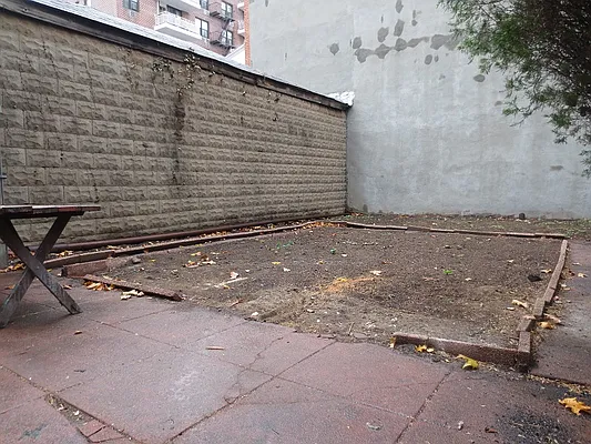 Rented by RES New York | media 60