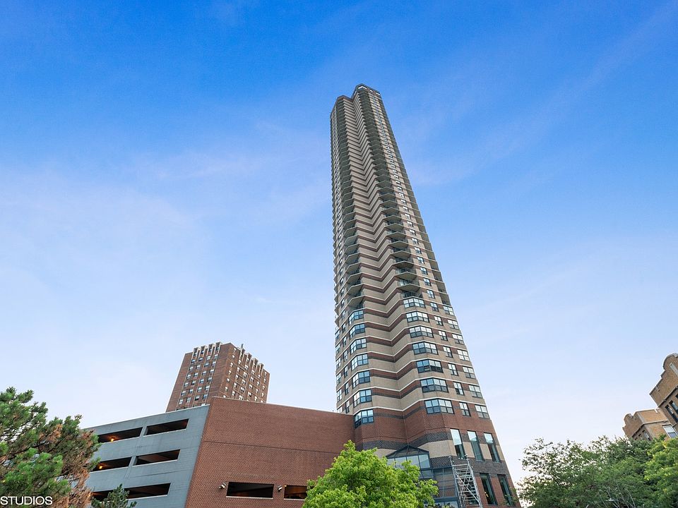 1st image of 3660 N Lake Shore Dr APT 1001